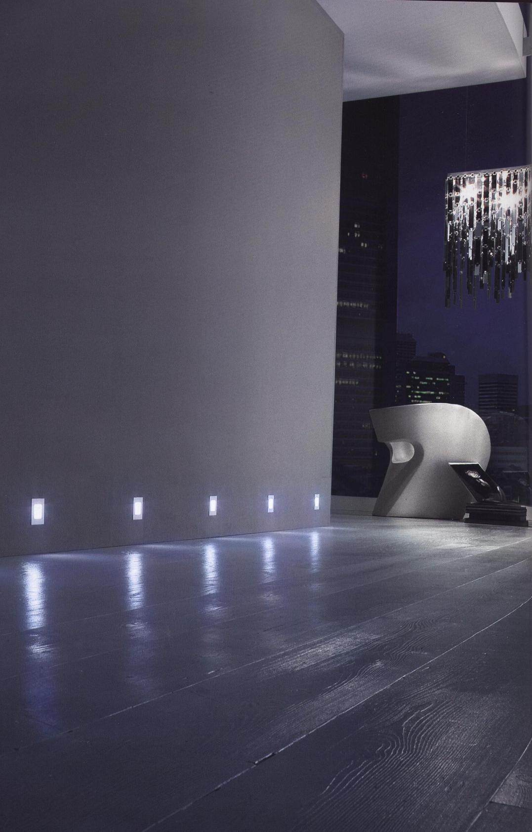 Spot LED DOM BASE pour balisage de plinthe ou escalier