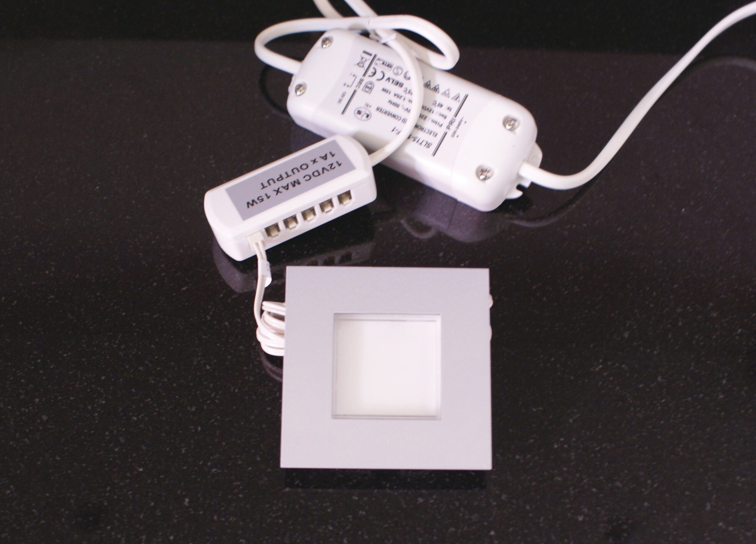 Spot LED DOM BASE pour balisage de plinthe ou escalier – Image 5