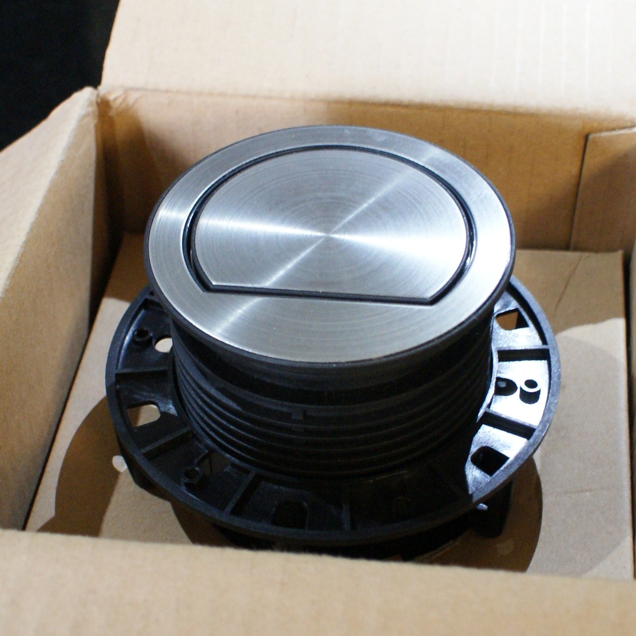 Prise Escamotable 1 prises + USB IZY – Image 3