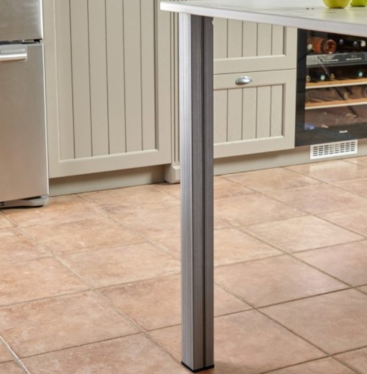 PIED de SNACK CARRE 60mm en Acier