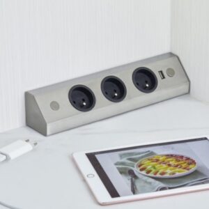 Bloc 3 prises + USB-A avec retour - Inox brossé